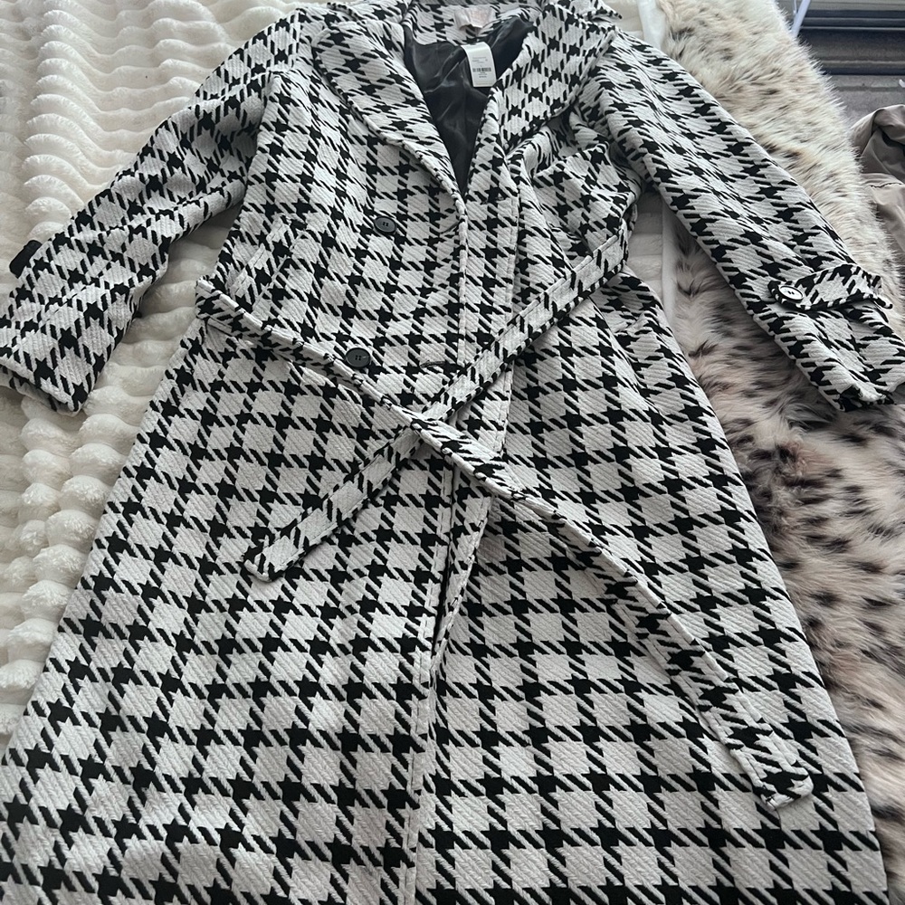 Francesca's Collections Black & White Houndstooth Trench Coat